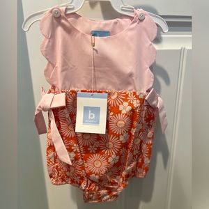 Bella bliss Daisy Floral Scallop Edge Bubble- NWT